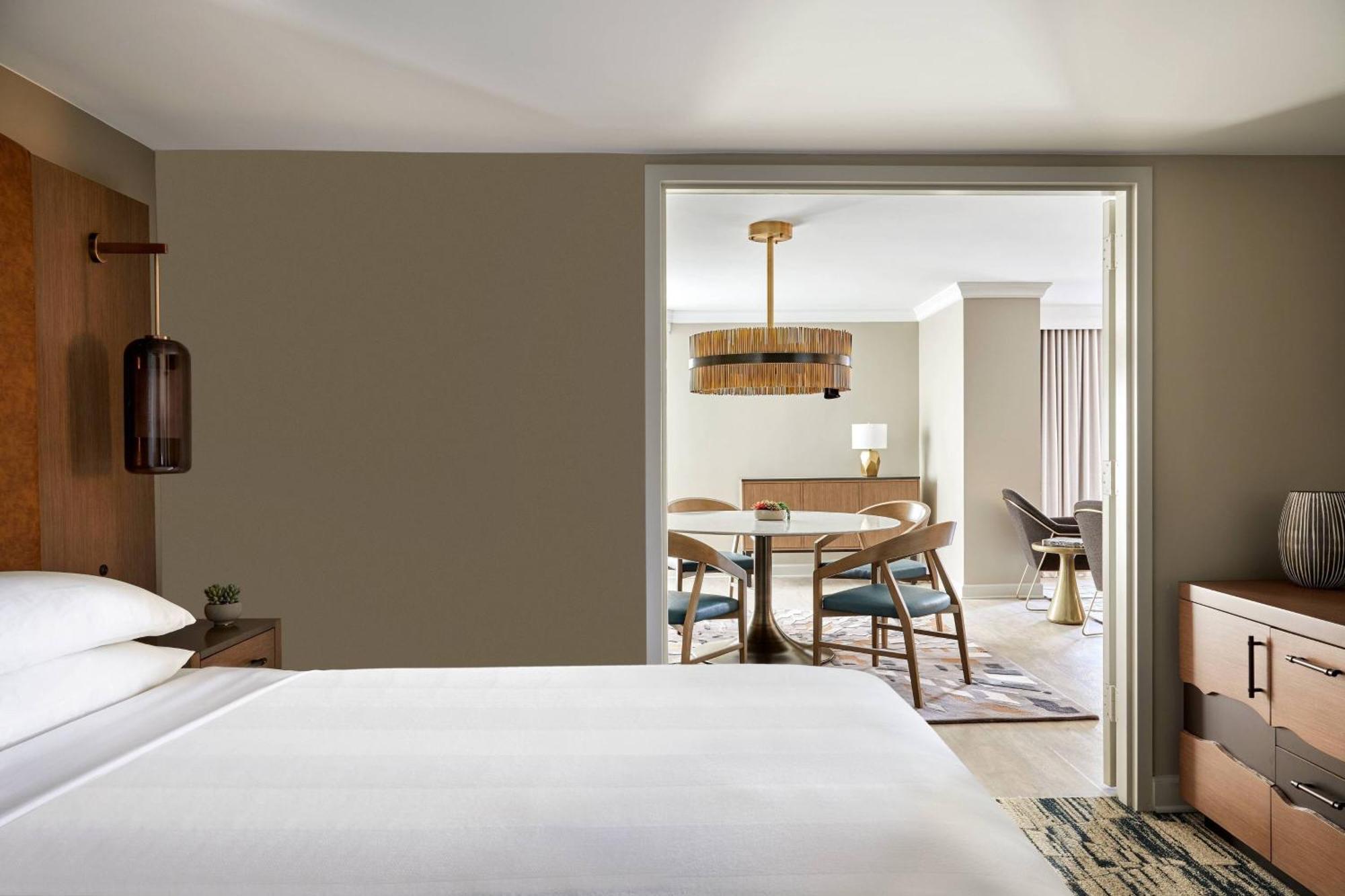 Marriott Rivercenter On The River Walk 4*